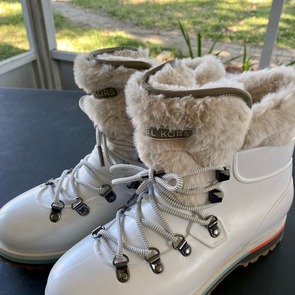 Michael Kors rain boots / removable insert - Picture 3 of 5